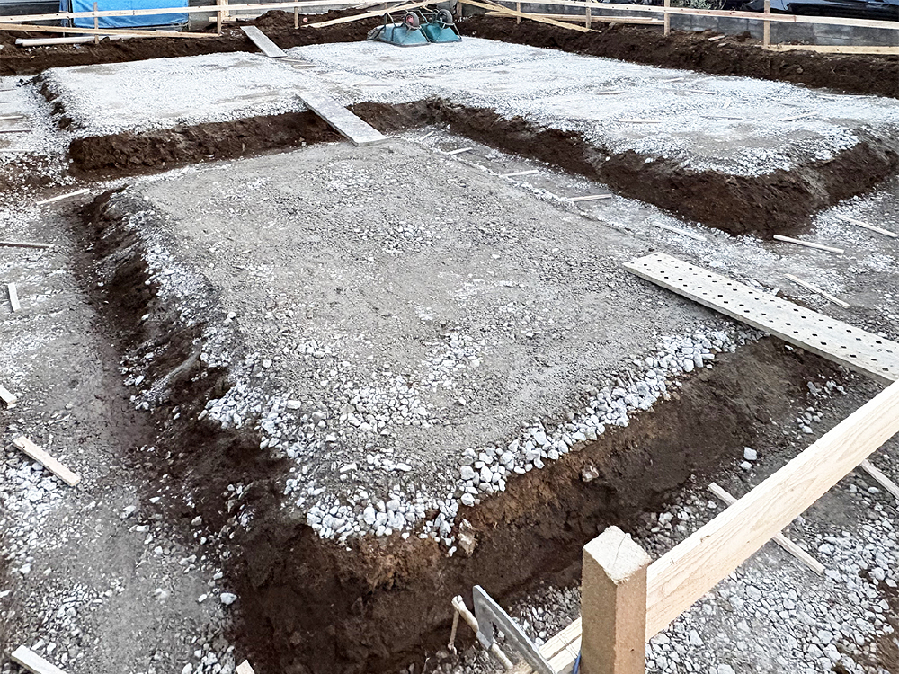 基礎工事（砕石地業）