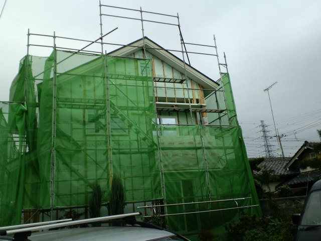 外壁工事が始まっています