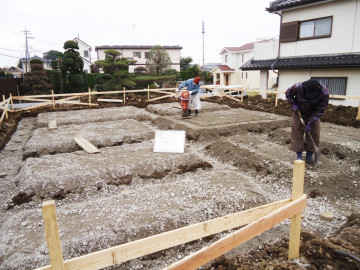 基礎工事（砕石地業）