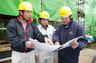 多くの職人さんたちの力を借りて